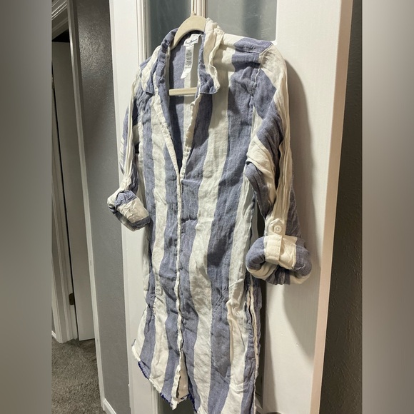 Tommy Bahama Blue and White Button Down Top - Picture 3 of 10